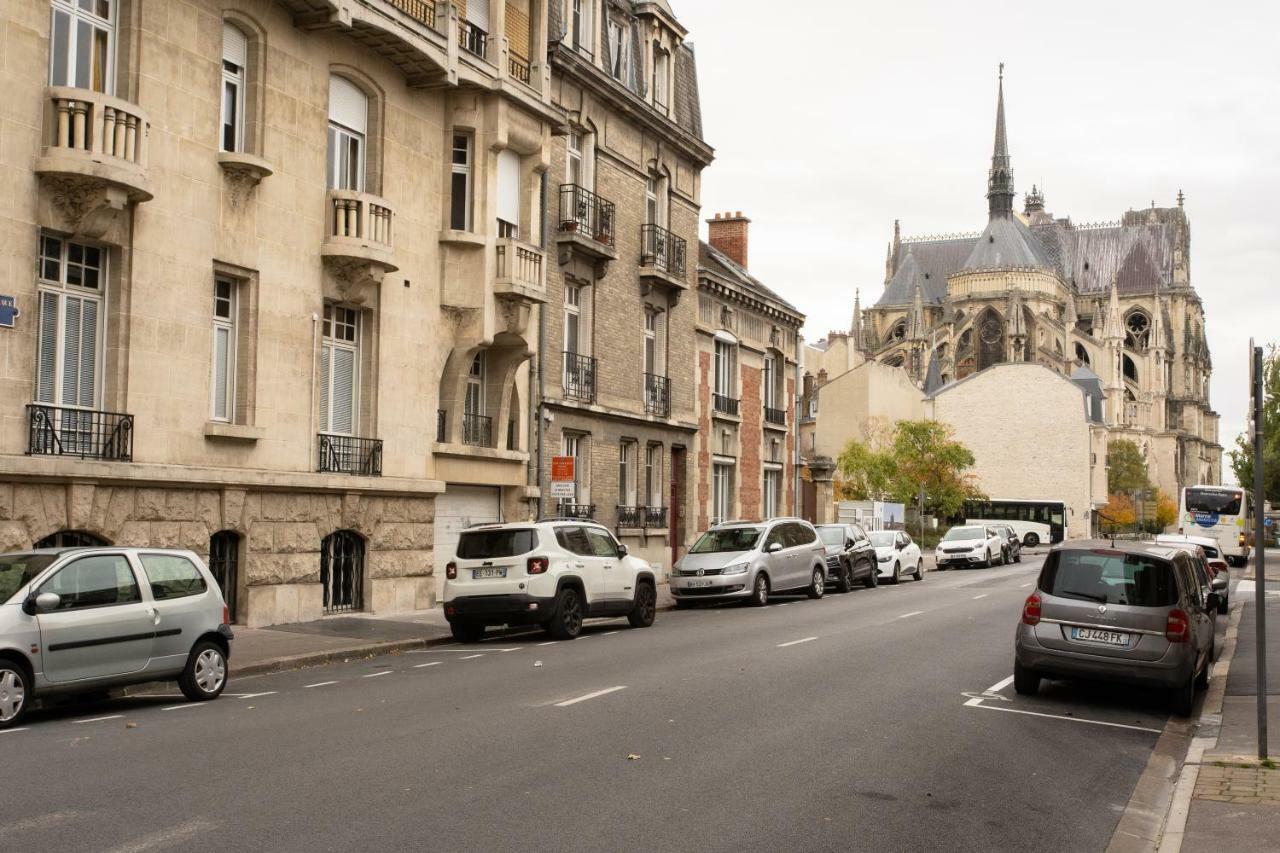 Appartement Au Pied De La Cathedrale Reims Eksteriør billede